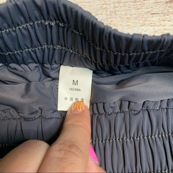 Keiki kona Gray 2 in 1 Flowy fitness Shorts Size Medium - Picture 5 of 13